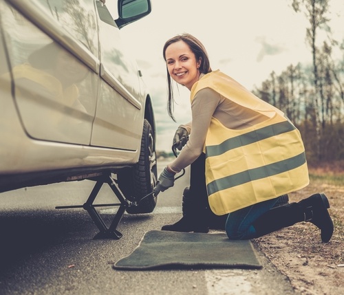 Kā nomainīt auto riepu – prasme, kurai jābūt katram autovadītājam/ai